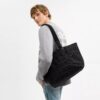 Kleine Tote-Bag im charakteristischen Denim-Look