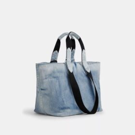 Kleine Tour-Tote-Bag aus „Loved Denim“ mit Anhängern