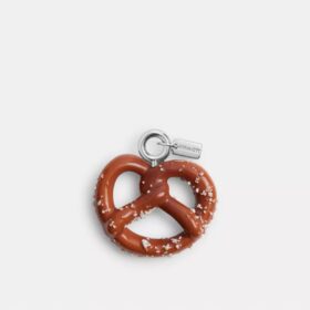 Kleiner Brezel-Schuh-Anhänger