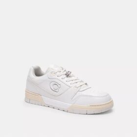 Kleiner charakteristischer Schuh-Anhänger