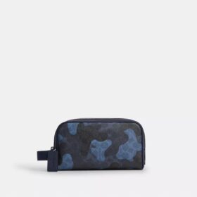 Kleines Reise-Set im charakteristischen Camo-Print