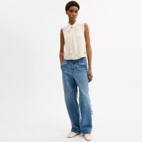 Kurze, ärmellose Bluse