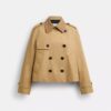 Kurzer Trenchcoat mit charakteristischem Kragen