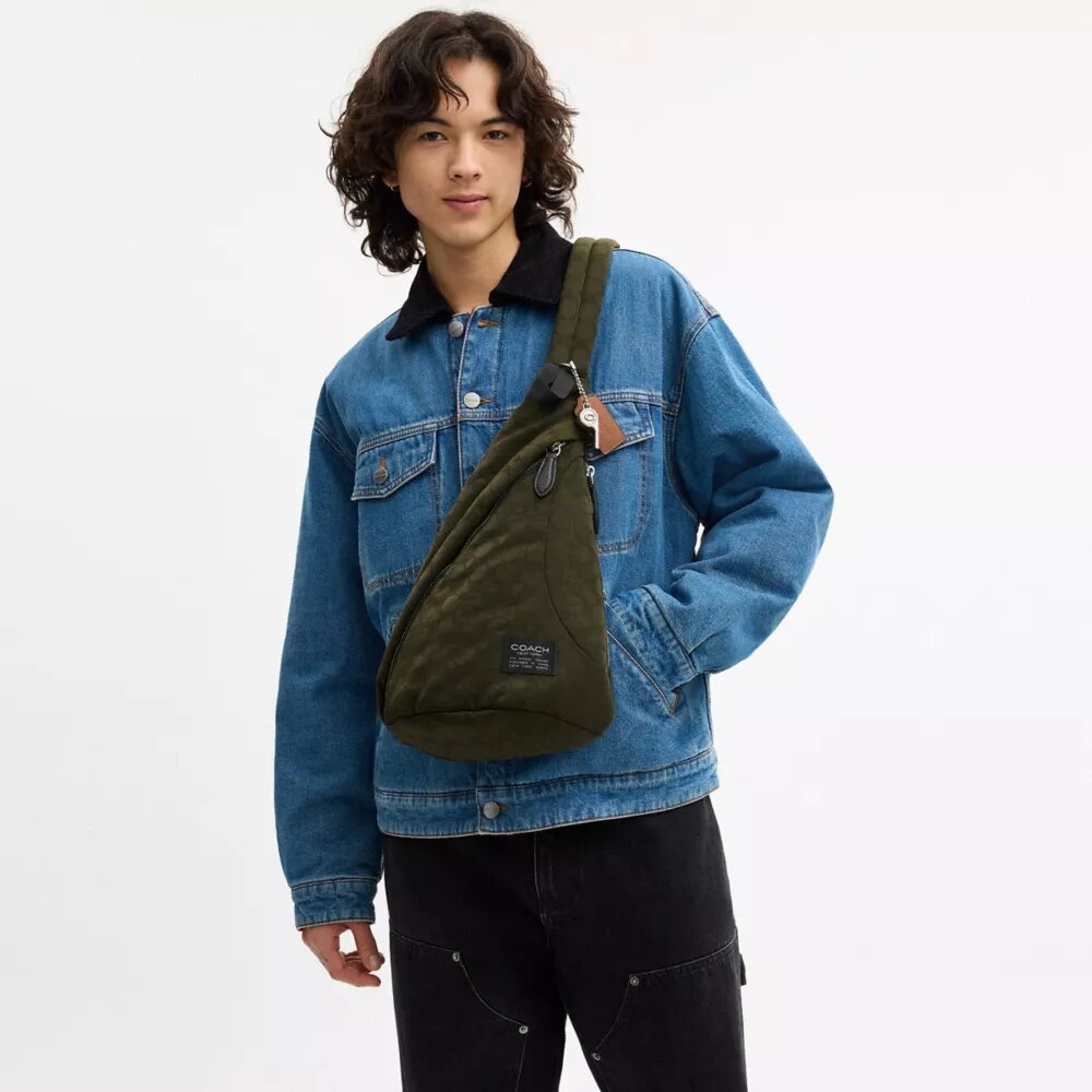 Lachlan Sling aus unserem charakteristischen Nylon
