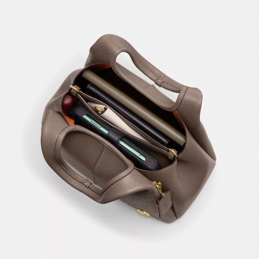 Lana-Schultertasche 23
