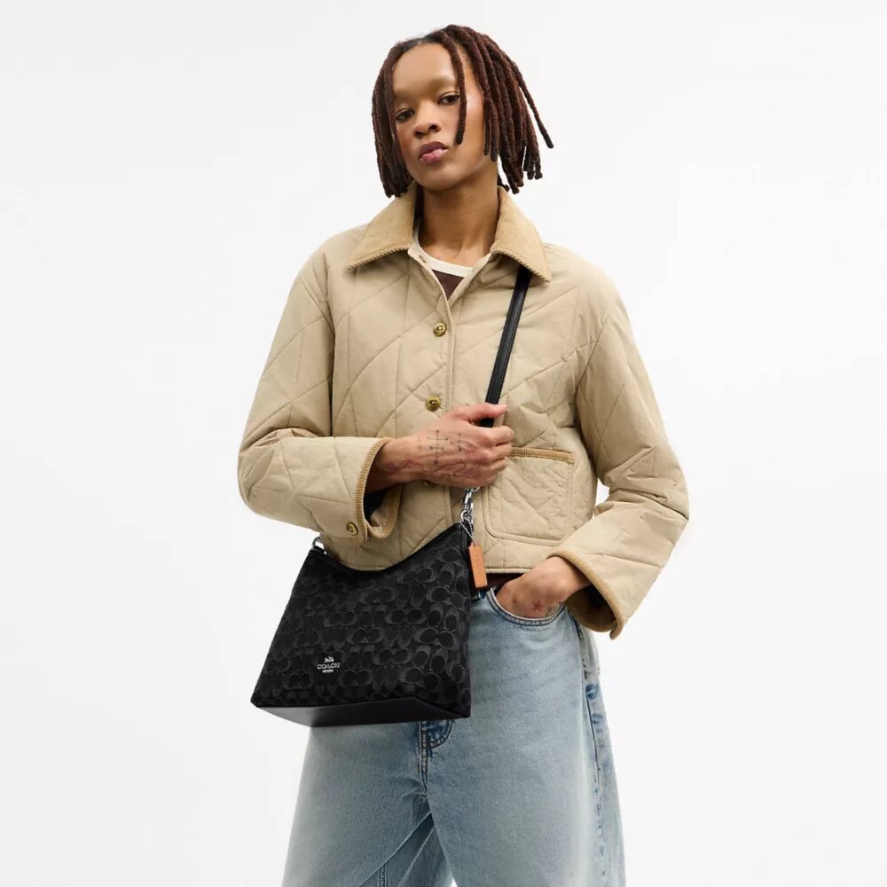 Laurel-Schultertasche aus charakteristischem Denim
