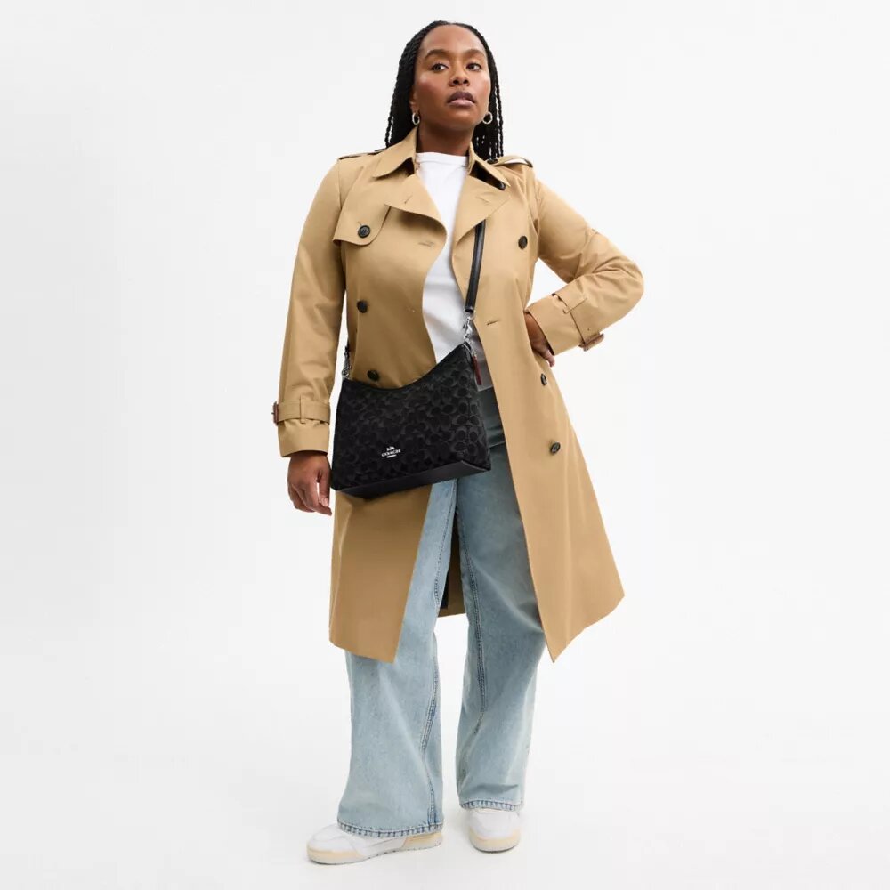 Laurel-Schultertasche aus charakteristischem Denim