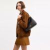Laurel-Schultertasche aus Signature Canvas