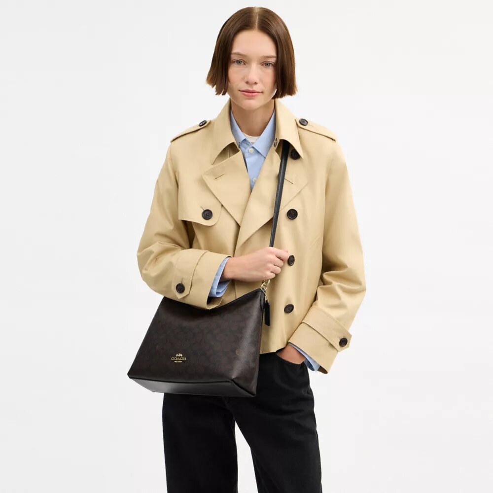 Laurel-Schultertasche aus Signature Canvas