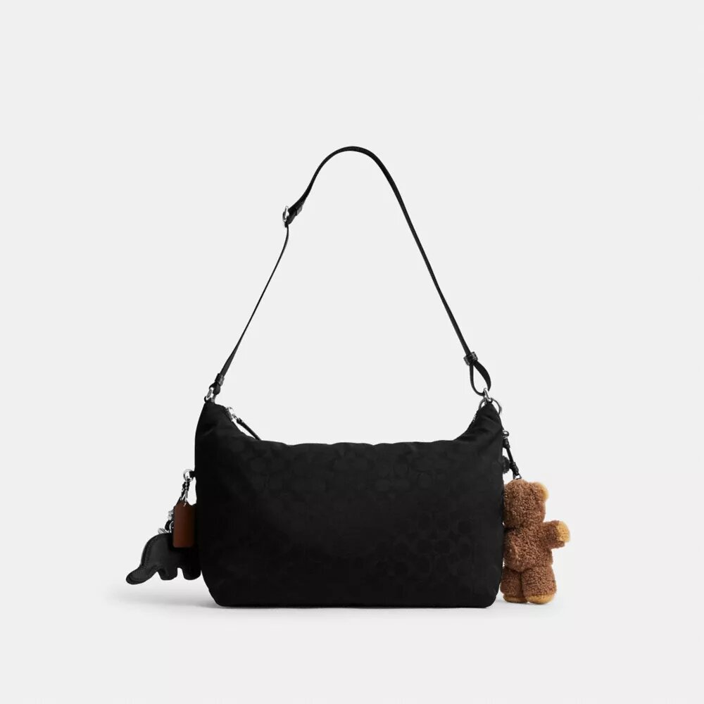 Leo Crossbody aus Signature-Nylon mit Anhängern