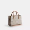 Maggie Small Tote-Bag aus Signature Canvas