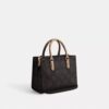 Maggie Small Tote Bag aus „Signature Canvas“ mit Blockmuster