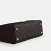 Maggie-Tote-Bag aus Signature Canvas mit Blockmuster