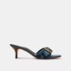 Margot-Sandalen mit charakteristischem Denim-Patchwork
