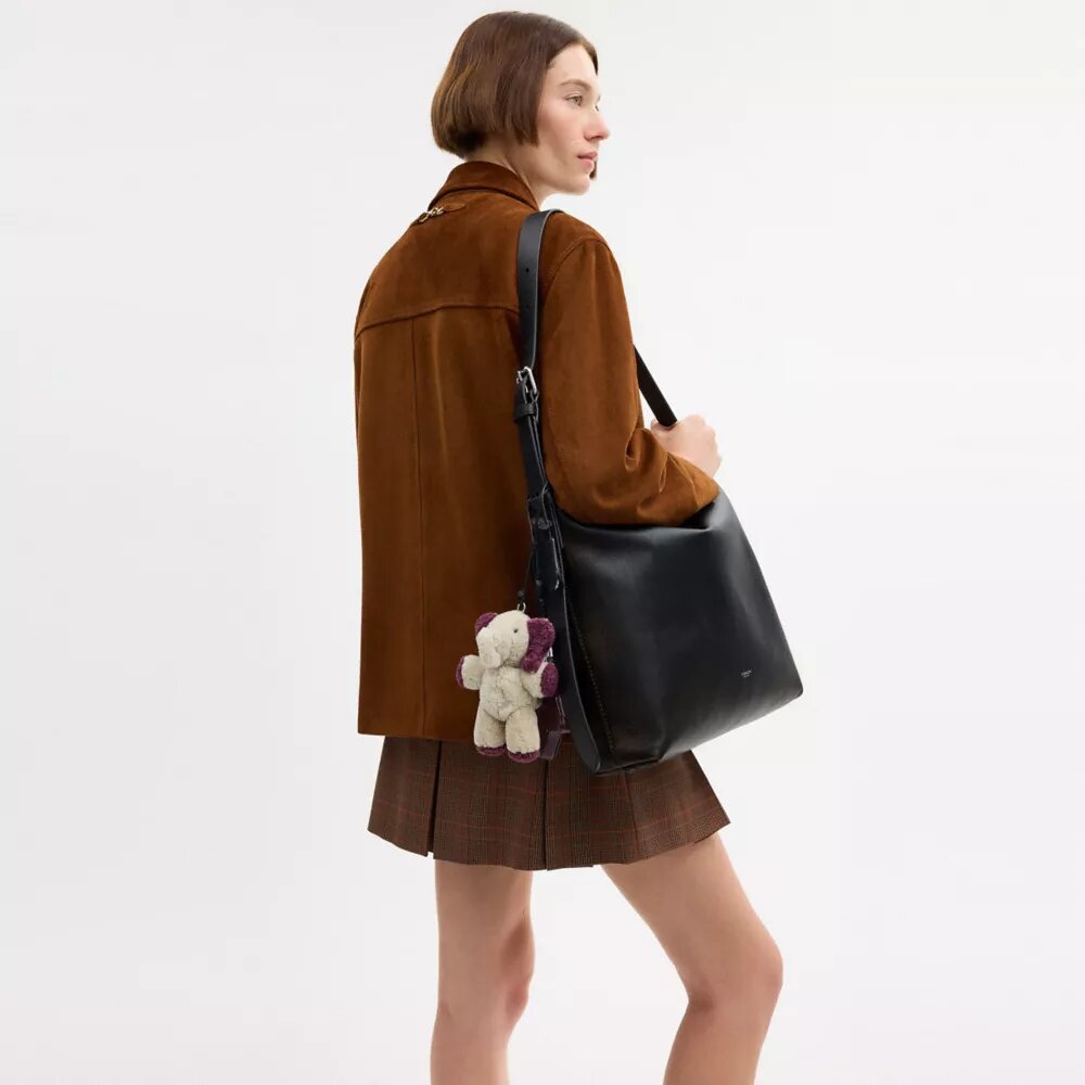 Mott-Umhängetasche 38 aus Used-Leder mit Anhängern
