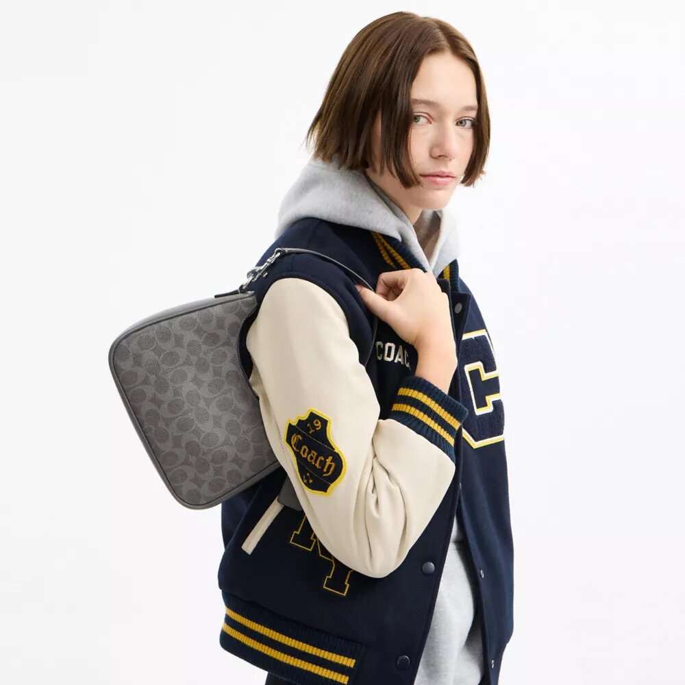 Nolan Hobo-Tasche aus Signature Canvas