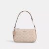 Nolita 19 aus „Blocked Signature Canvas“