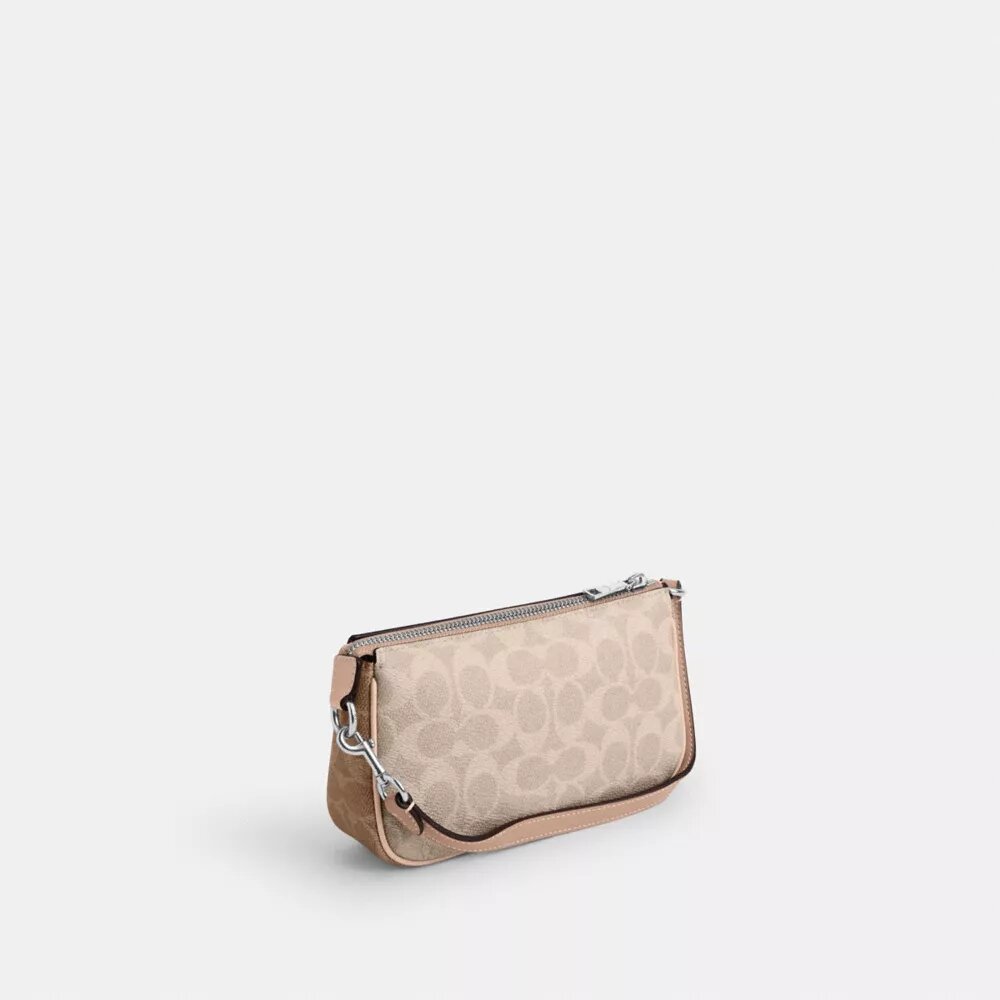 Nolita 19 aus „Blocked Signature Canvas“