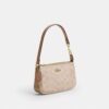 Nolita 19 aus „Blocked Signature Canvas“