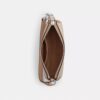 Nolita 19 aus „Blocked Signature Canvas“