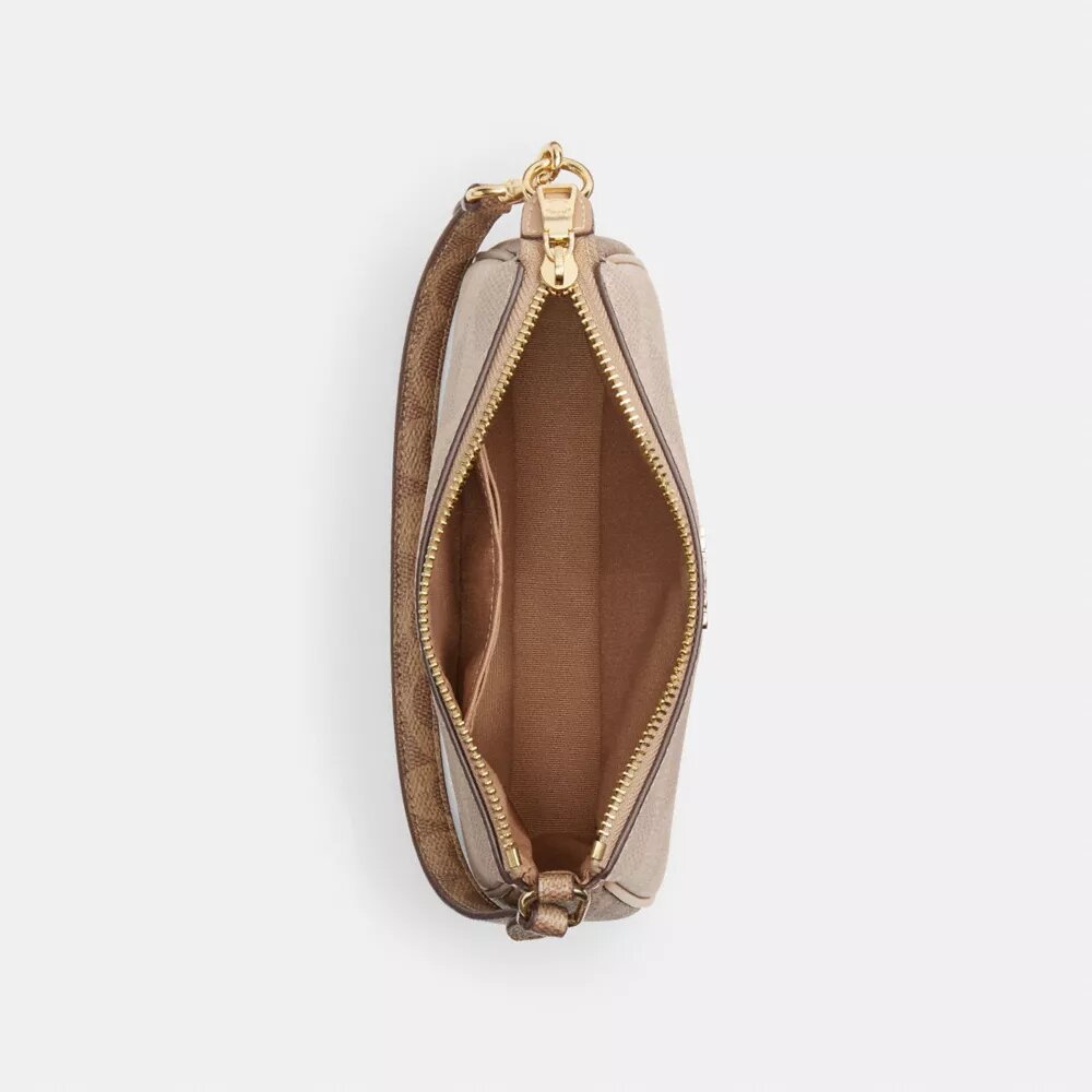 Nolita 19 aus „Blocked Signature Canvas“