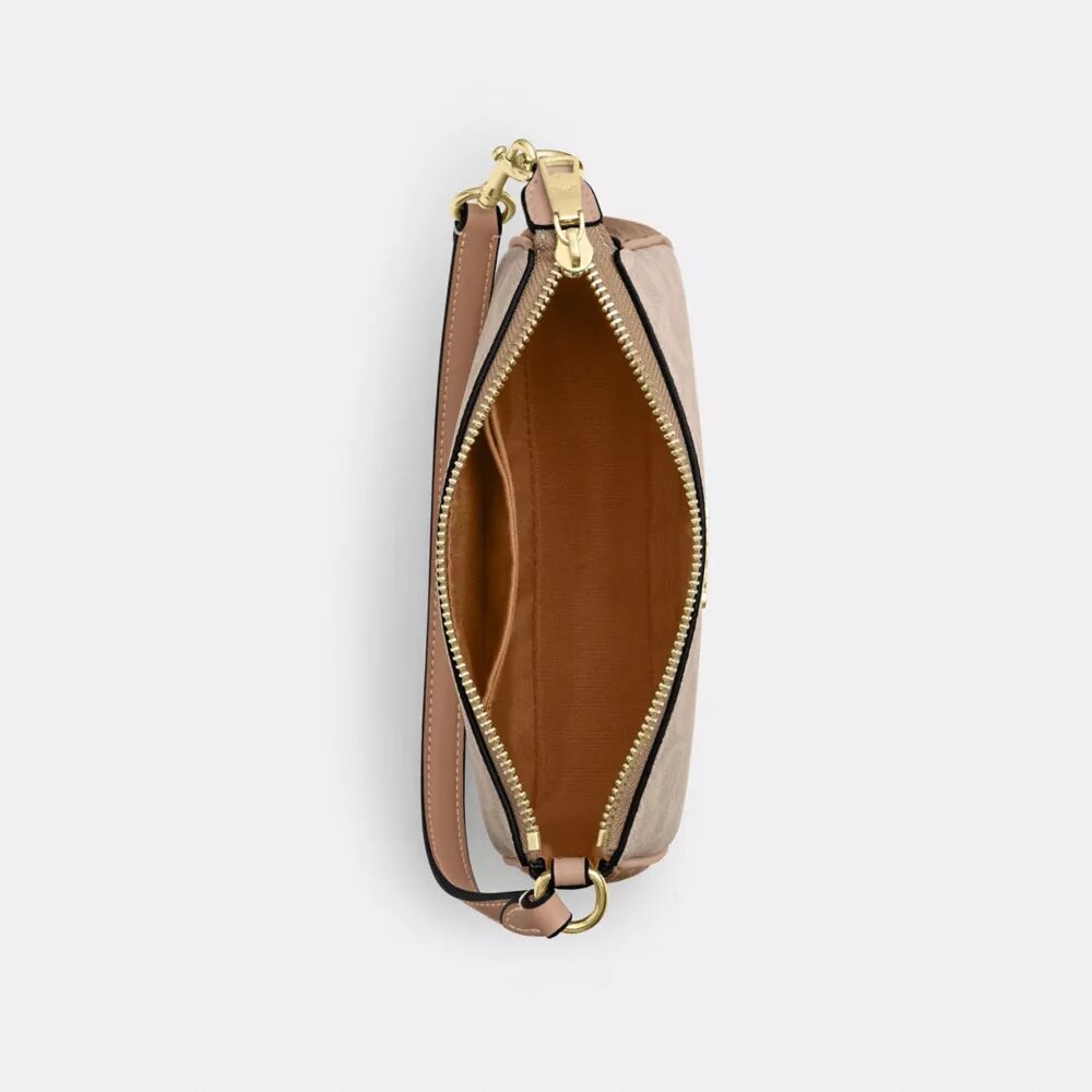 Nolita 19 aus „Blocked Signature Canvas“