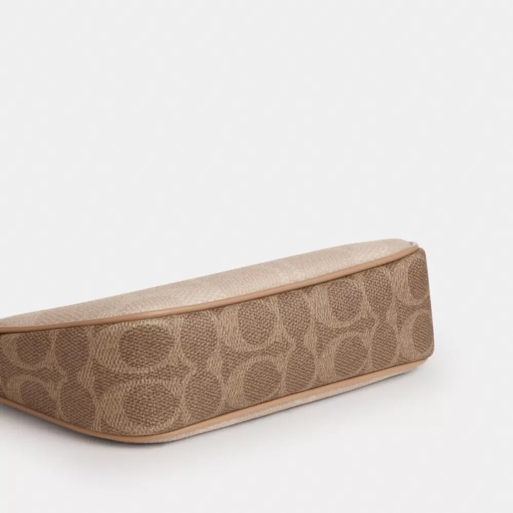 Nolita 19 aus „Blocked Signature Canvas“
