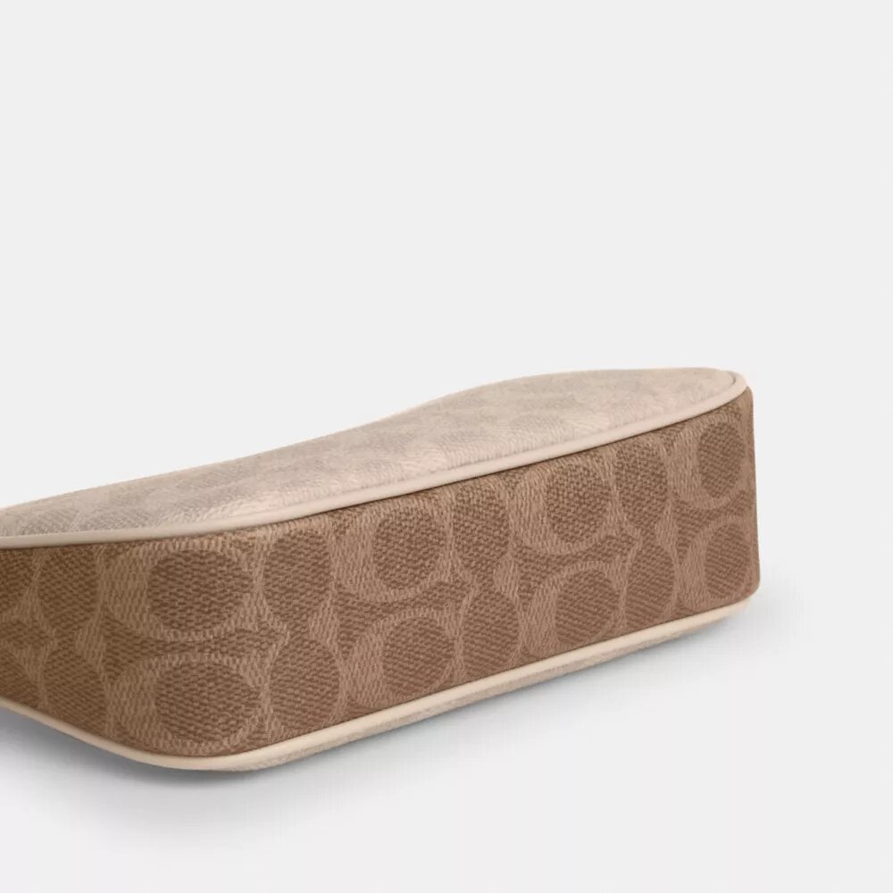 Nolita 19 aus „Blocked Signature Canvas“