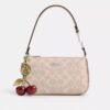 Nolita 19 aus „Blocked Signature Canvas“