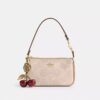 Nolita 19 aus „Blocked Signature Canvas“