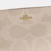 Nolita 19 aus „Blocked Signature Canvas“