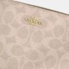 Nolita 19 aus „Blocked Signature Canvas“