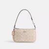 Nolita 19 aus Signature Canvas
