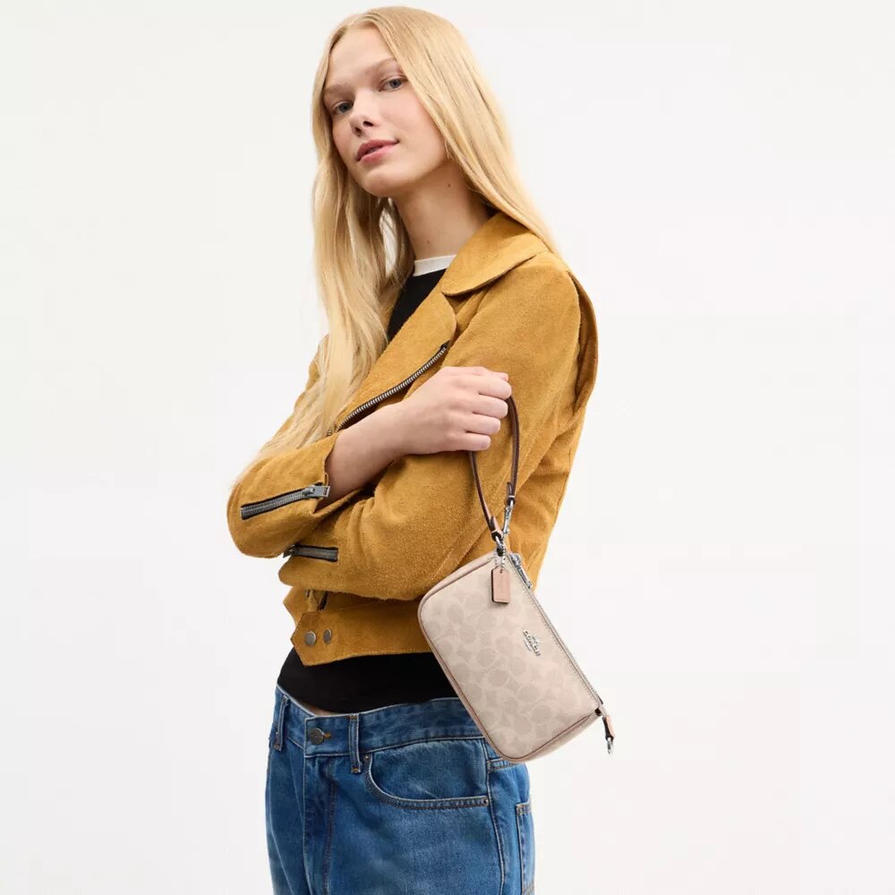 Nolita 19 aus Signature Canvas