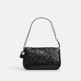 Nolita 19 aus Signature-Leder mit Herz-Anhänger