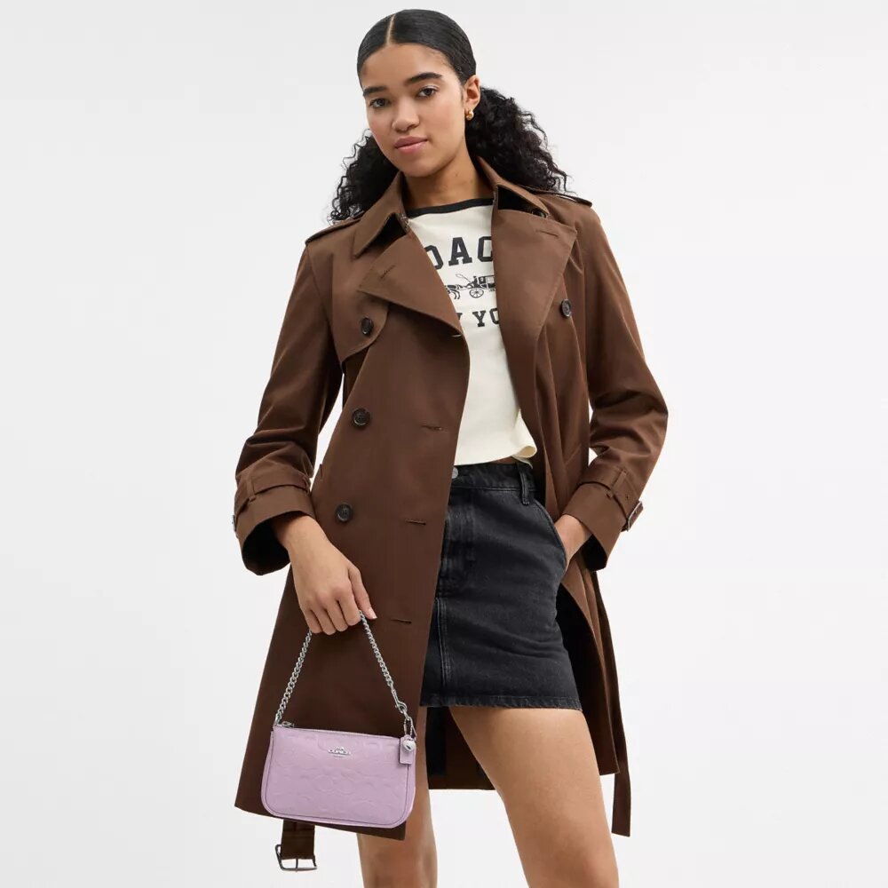 Nolita 19 aus Signature-Leder mit Herz-Anhänger