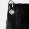 Nolita 19 aus Signature-Leder mit Herz-Anhänger