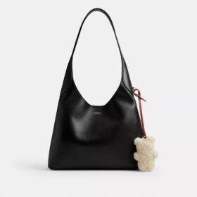 Puffiger Bären-Taschenanhänger aus Lammfell