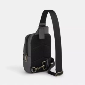 Racer Sling Pack aus Signature Canvas