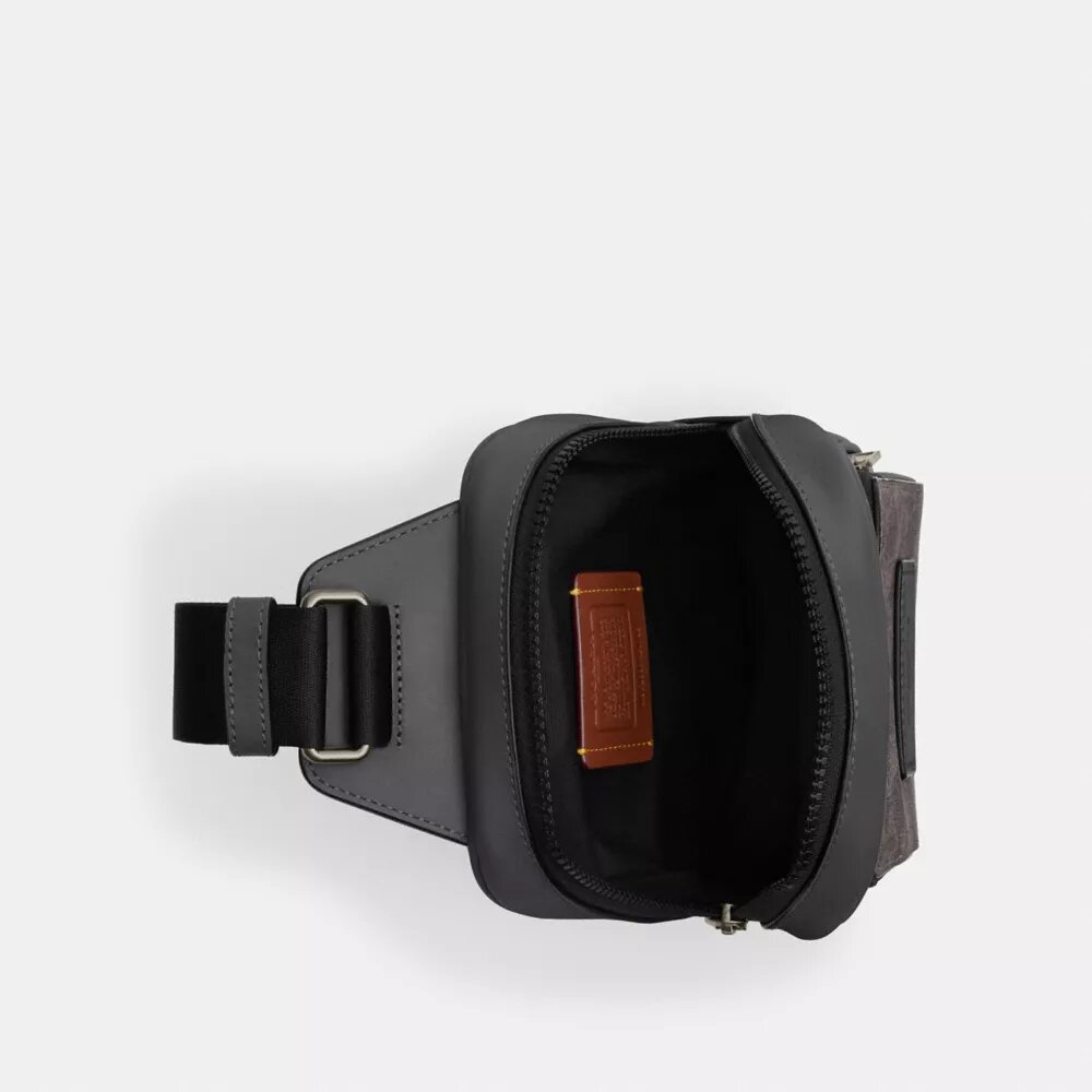 Racer Sling Pack aus Signature Canvas