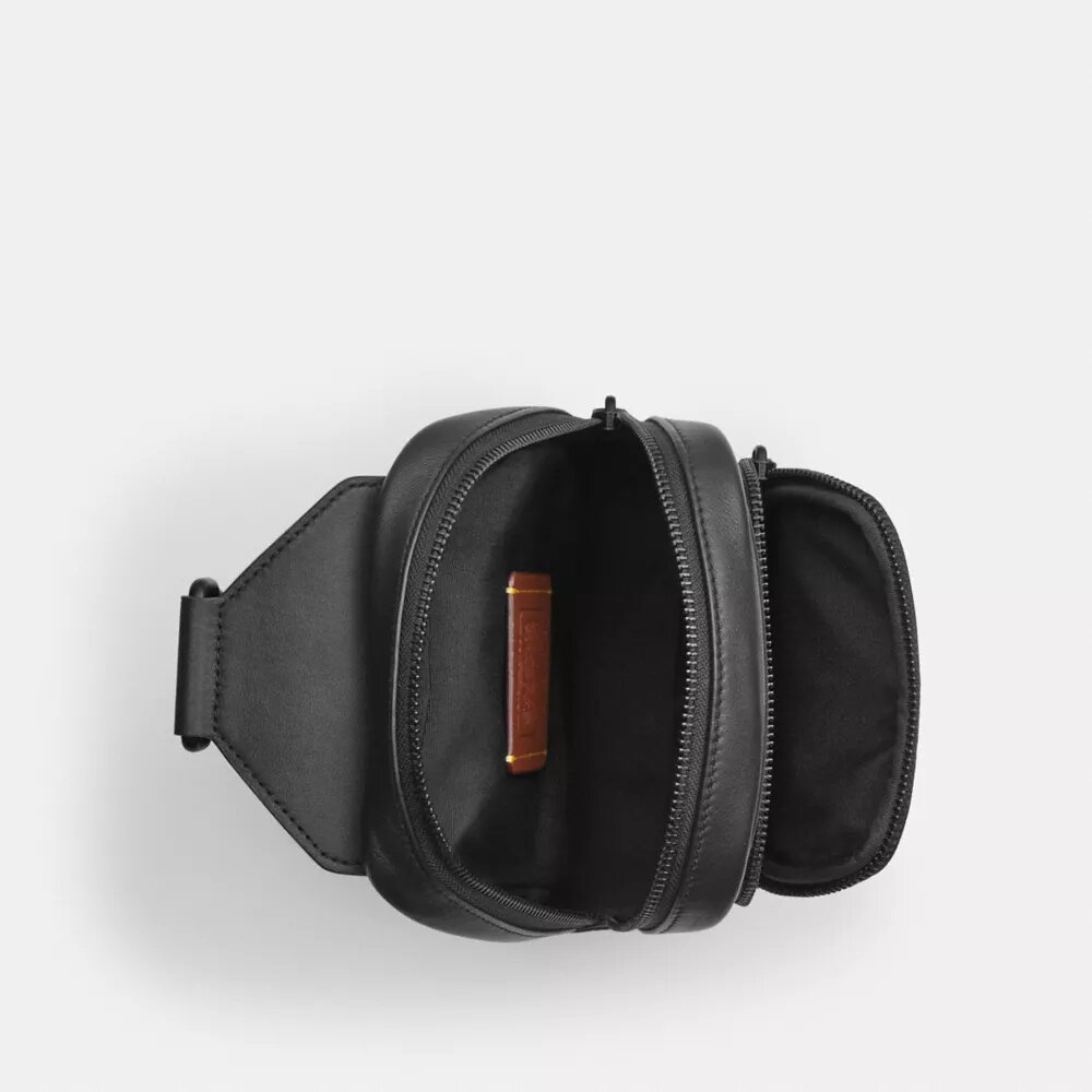 Racer Sling Pack aus Signature Canvas
