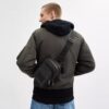 Racer Sling Pack aus Signature Canvas