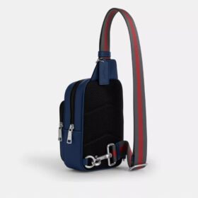 Racer-Sling-Rucksack mit Varsity-Streifen-Gurtband