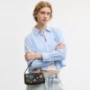 Rexy 10. Geburtstag – „Plaza“-Tasche 18 in „Loved Leather“ mit Aufkleber-Print