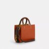 Rogue 20 aus regenerativem Leder mit Schlangenhaut-Details