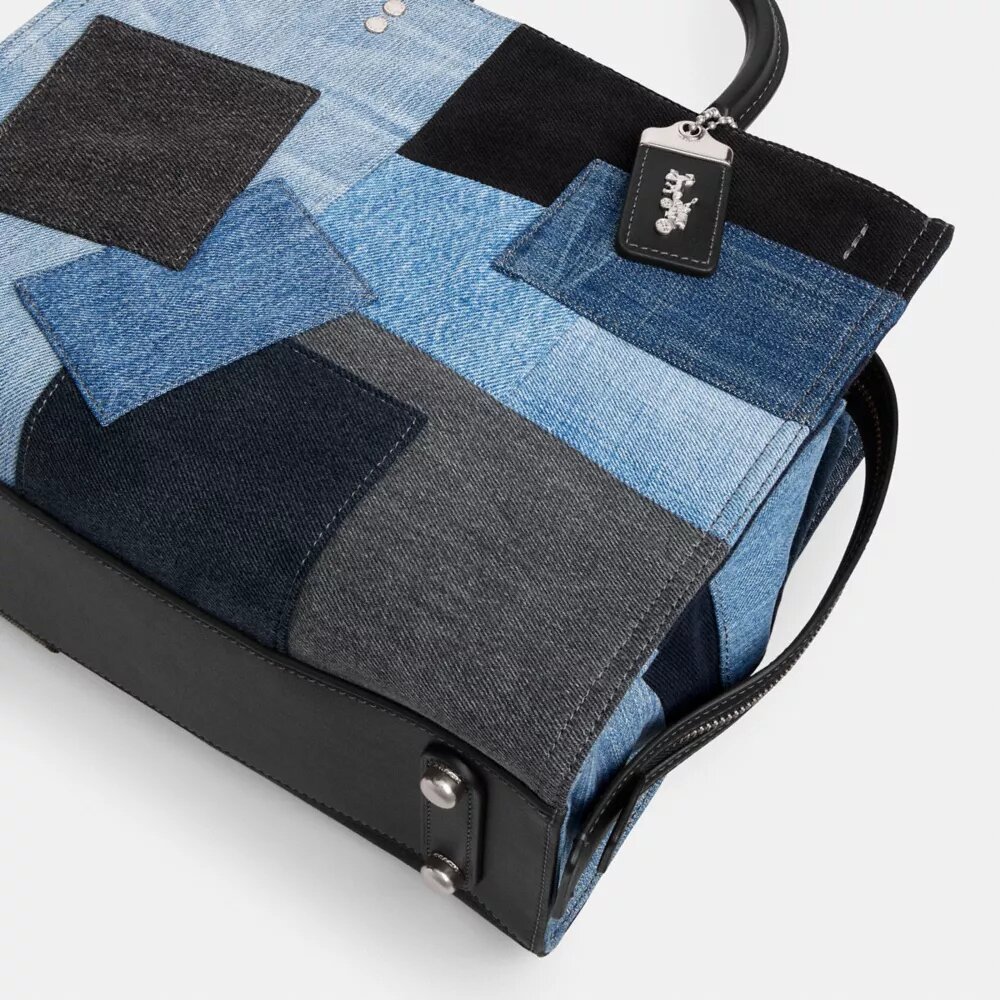 Rogue-Taschen mit Patchwork aus wiederverwertetem Denim