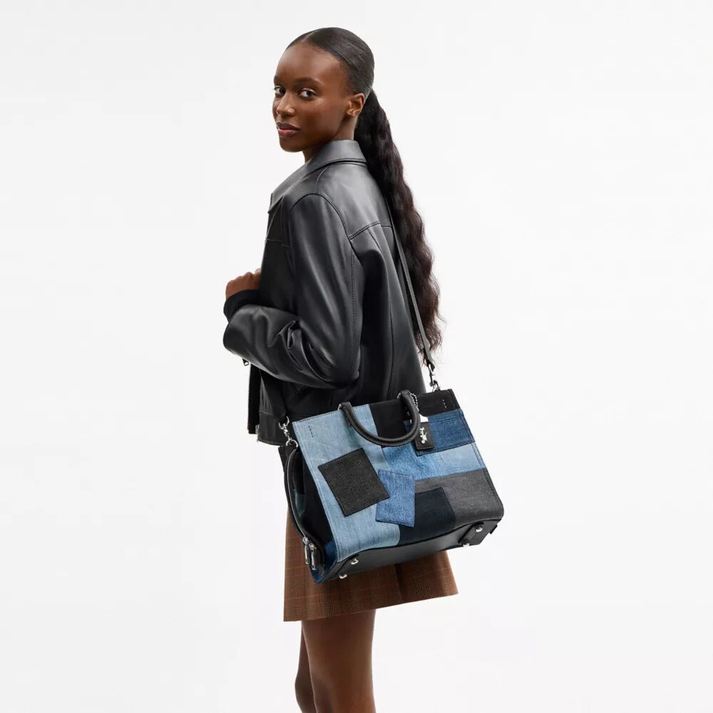 Rogue-Taschen mit Patchwork aus wiederverwertetem Denim