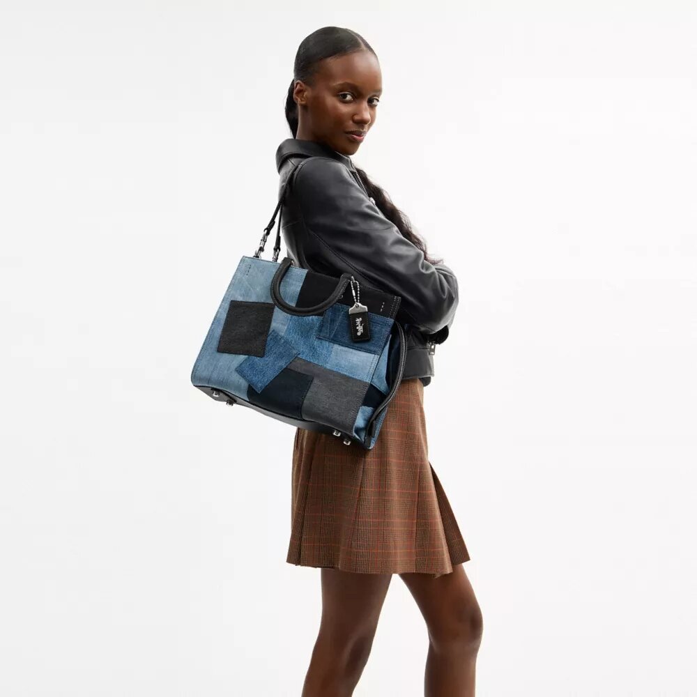 Rogue-Taschen mit Patchwork aus wiederverwertetem Denim