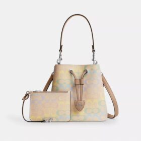 Rowan-Beuteltasche aus „Rainbow Signature Canvas“