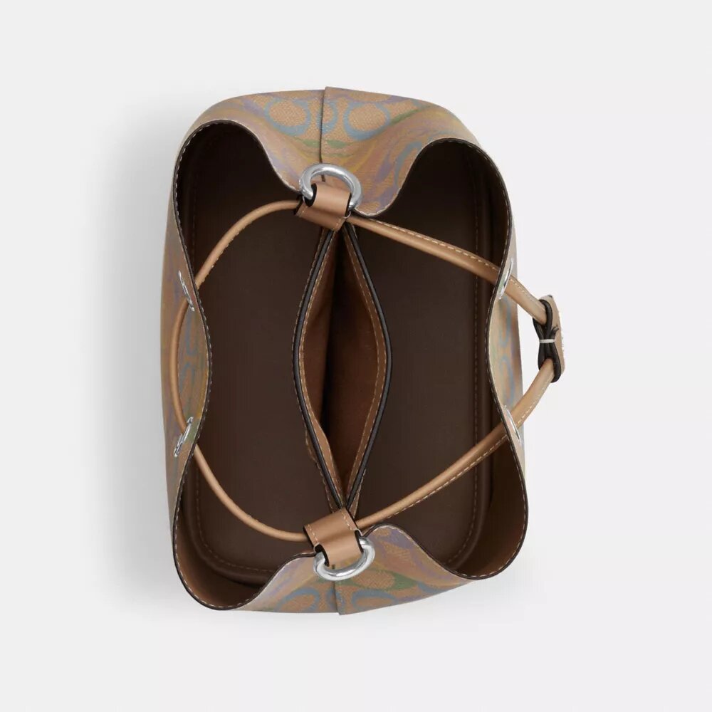 Rowan-Beuteltasche aus „Rainbow Signature Canvas“